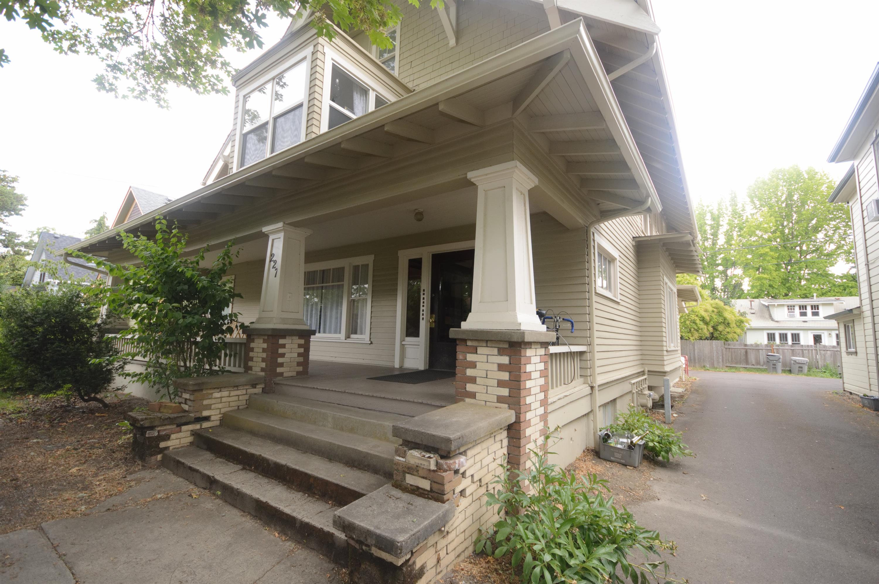 227 NW 11th St. - 1